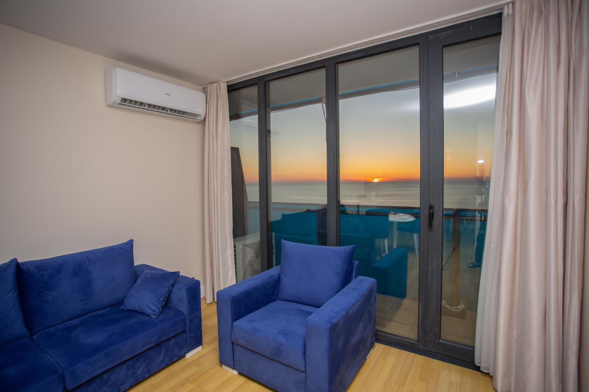 Skyscraper Batumi Apartment Bagian luar foto
