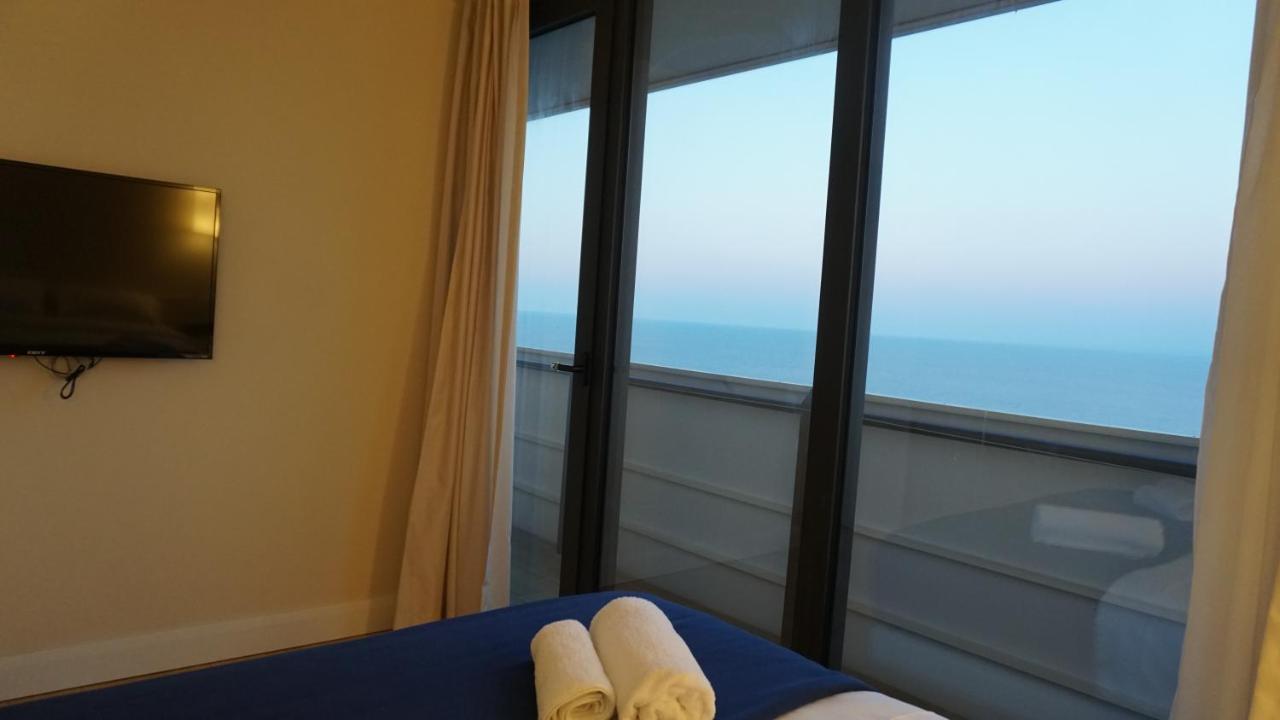 Skyscraper Batumi Apartment Bagian luar foto